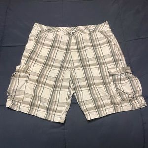 Wrangler men’s cargo shorts size 36
